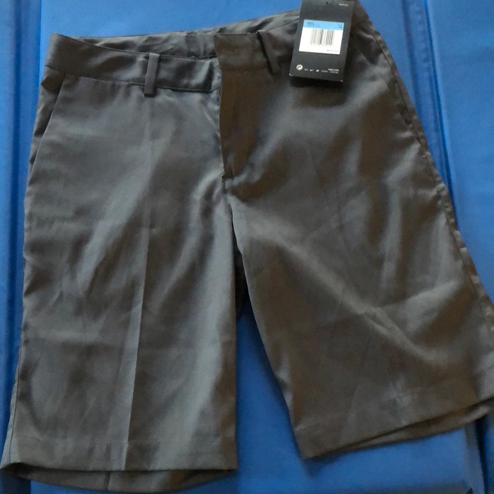 NWT boys Nike golf shorts- Dri-fit- grey. Very nice!!